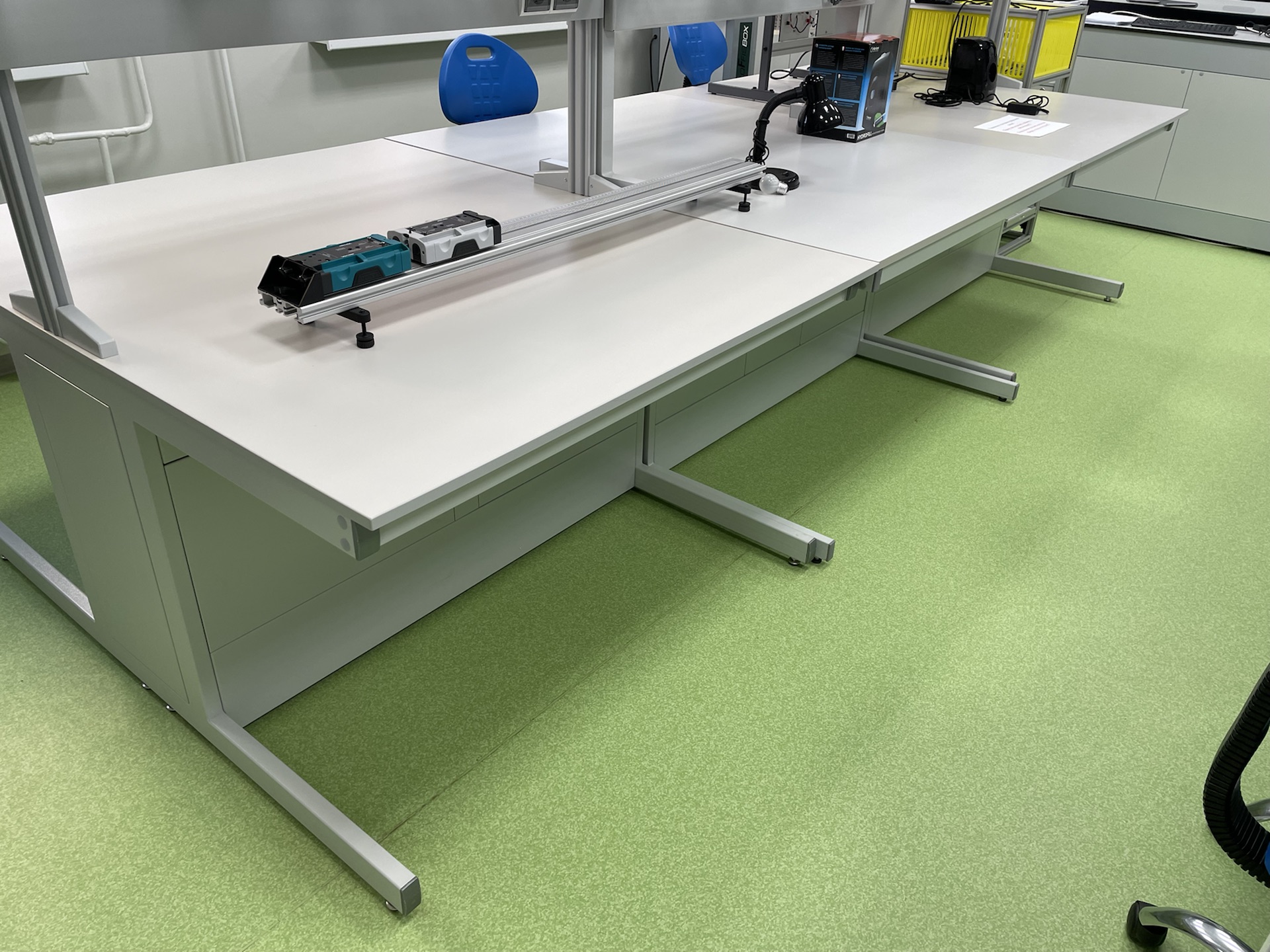 Лабораторные столы