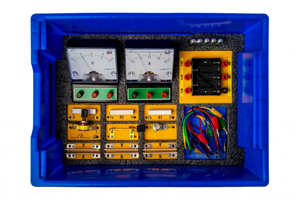 Комплекты оборудования N 1 - 7 для выполнения экспериментальных заданий (в соответствии со спецификацией контрольных измерительных материалов для проведения основного государственного экзамена по физике)